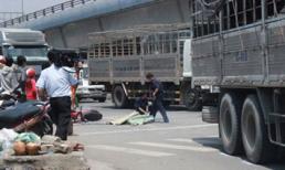 Dừng đèn đỏ bị xe tải đâm tử vong