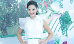 Hoa hậu Hương Giang rạng ngời đi mua đất 4,5 tỷ