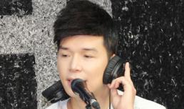 Nathan Lee trổ tài hát cải lương để chiều fan