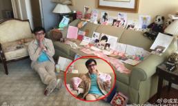 Thành Long khoe được fan tặng tiền mừng sinh nhật trải đầy trên ghế