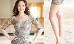Mai Phương Thúy diện váy ngắn khoe 'chân dài tít tắp'