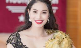 Phạm Hương diện đầm họa tiết phượng hoàng đi làm giám khảo