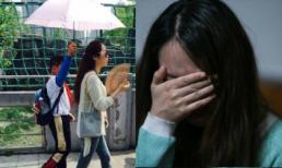 Cô giáo để học sinh che ô khóc nức nở khi bị cộng đồng chê trách