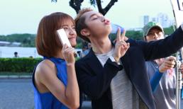 Sơn Tùng M-TP nhắng nhít cực yêu bên ‘bạn gái’ mới