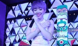 Tóc Tiên 'đốt cháy' bar Hà Nội với 'Vũ điệu cồng chiêng'