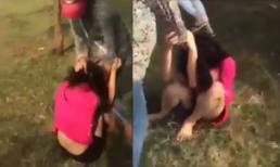 Nữ sinh 'điên cuồng' đánh bạn dù đã được xin tha