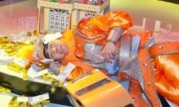 Diêm Vương xử án: Trấn Thành hả hê khi được nằm trên đống 'vàng'