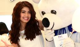 Đàm Phương Linh duyên dáng làm MC trong một sự kiện cho thiếu nhi