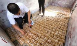 Chở 4 tấn tiền xu để mua ô tô