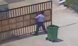 Thiệt mạng vì bị cổng sắt đè