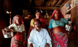 Những người phụ nữ được cưới về chỉ để đi lấy nước