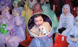 Khán giả ‘đội mưa’ để xem Đàm Vĩnh Hưng