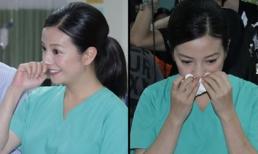 Triệu Vy mặt thất thần, liên tục hắt hơi tại sự kiện
