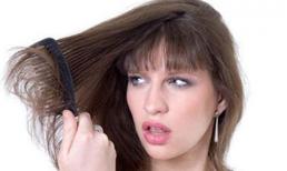 Bí quyết chống tóc bết dầu vào mùa hè