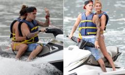 Justin Bieber vui chơi tình tứ trên biển với bạn gái tin đồn