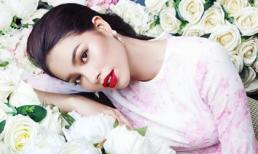 Á hậu Phạm Hương đẹp kiều diễm tựa đóa hồng