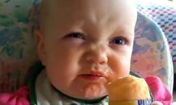 Biểu cảm hài hước của bé khi ăn