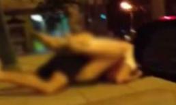 Cặp đôi ngang nhiên 'quan hệ' trên ngã tư đường phố