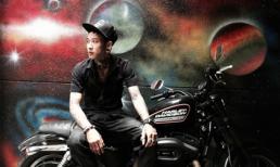 Ông bố xăm trổ 9X vẽ Graffiti trang trí cho cửa tiệm