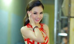 Giang Hồng Ngọc mặc đồ cũ đi diễn