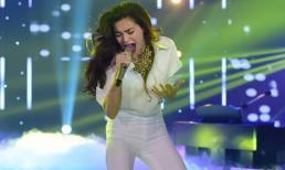 Hồ Ngọc Hà tái xuất sân khấu trong nước sau bão scandal 