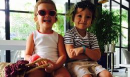 Cặp song sinh nhà Hồng Nhung sành điệu ngày cuối tuần