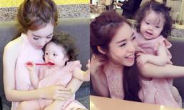 Mẹ con Elly Trần đáng yêu như hai nàng búp bê 