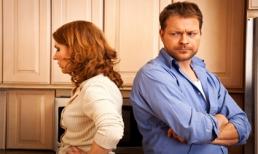 Có nên cho chồng cũ biết sự thật về đứa con?