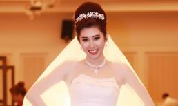 Thúy Ngân 'đẹp như mơ' trong trang phục cưới