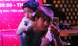 Tim đưa con trai đi tập hát khi Trương Quỳnh Anh vắng nhà