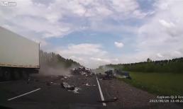 Ô tô vượt ẩu gây tai nạn kinh hoàng