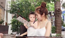 Cadie đáng yêu như thiên thần nhỏ được mẹ đưa đi 'uống cà phê'