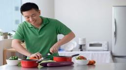 Muốn ly dị vì chồng quá đảm đang