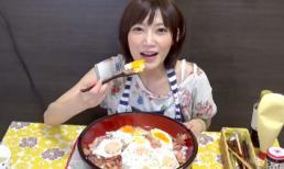 Thánh ăn: Ăn 3,5kg thịt và trứng rán trộn với cơm