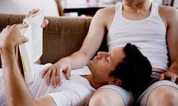 Sốc khi thấy ảnh 'nhạy cảm' của chồng và người đàn ông khác