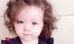 Bé Cadie sành điệu với váy họa tiết trái tim