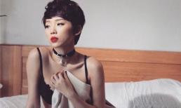 Tóc Tiên khoe thân hình nóng bỏng trên giường