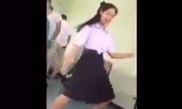 Nữ sinh nhảy đẹp hơn điệu nhảy 'Gangnam style'