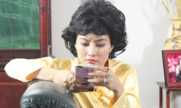 ‘Kiều nữ’ Ngọc Lan đeo vàng đầy tay 'gây choáng'