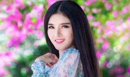  Lilly Luta khoe dáng kiều diễm bên hoa giấy