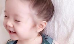 Nụ cười tít mắt cực yêu của bé Cadie