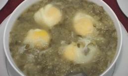 Độc đáo, lạ miệng với món chè đậu xanh hột gà 