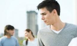 Bị bạn thân cướp mất vợ sắp cưới một cách trắng trợn 