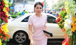 Dương Cẩm Lynh đi xe sang dự sự kiện