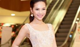 Á khôi Phương Thảo nổi bật với đầm dạ hội lấp lánh