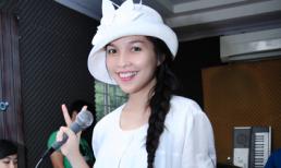 Hiền Thục trẻ trung, điệu đà ở tuổi U40