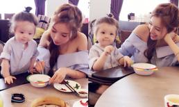 Cadie với điệu bộ 'hóng' đồ ăn siêu ngộ nghĩnh tại quán