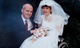 Lấy trộm hơn 1 tỷ đồng của vợ đang hấp hối để ra nước ngoài du lịch