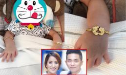 Khánh Thi tặng vòng vàng giá trị cho con trai