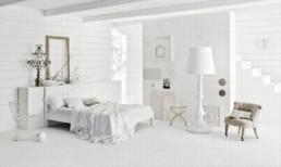 Không gian sống sáng bừng với nội thất màu trắng